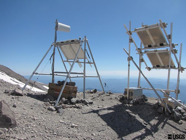 Seismic monitoring station